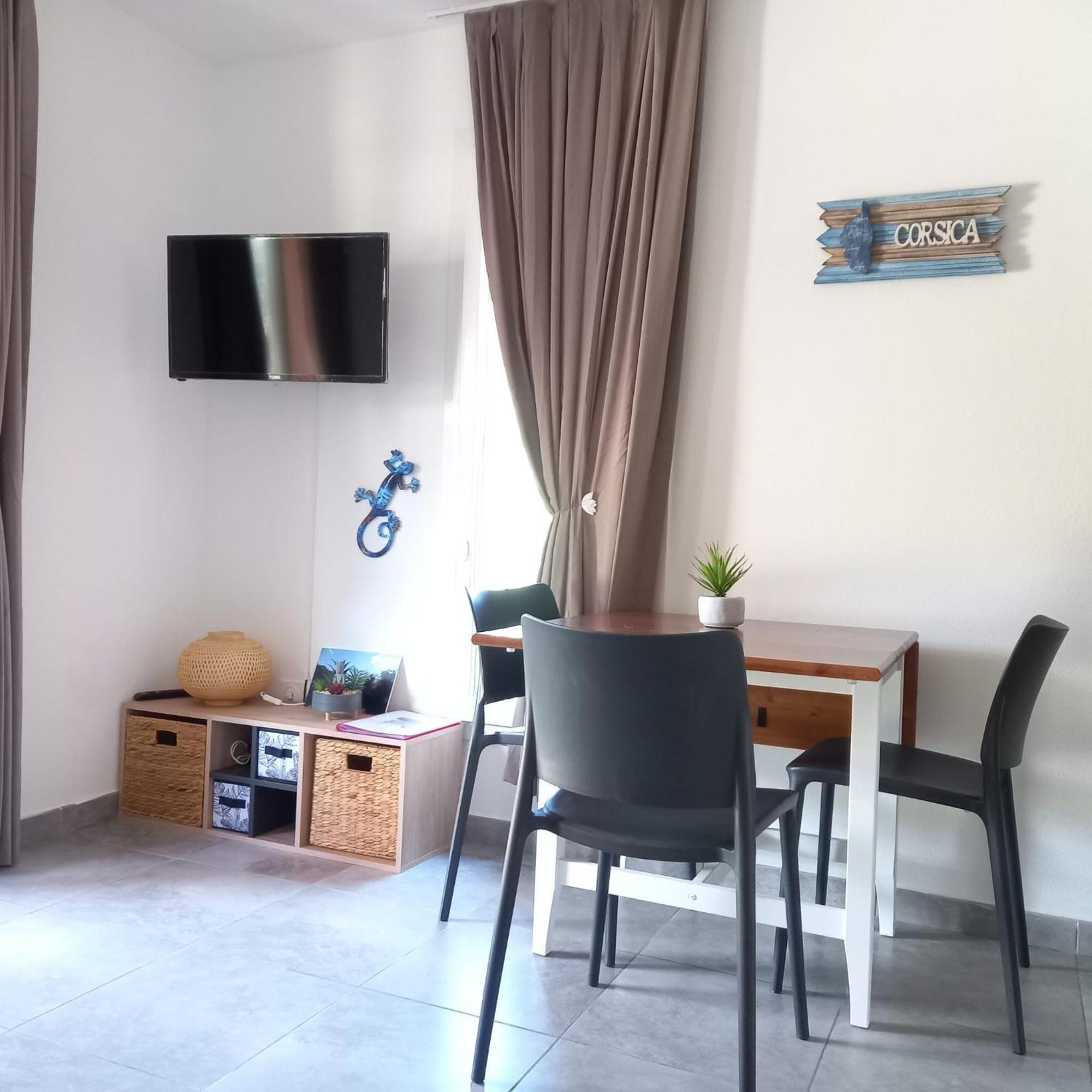 Residence Hoteliere Les Hameaux De Saint Cyprien 25 M2 Lecci Exterior photo