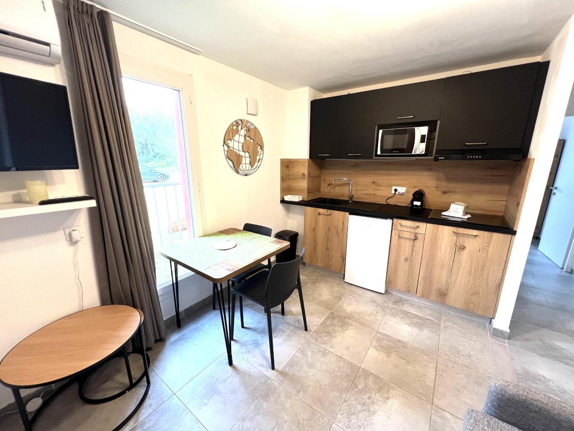 Residence Hoteliere Les Hameaux De Saint Cyprien 25 M2 Lecci Exterior photo
