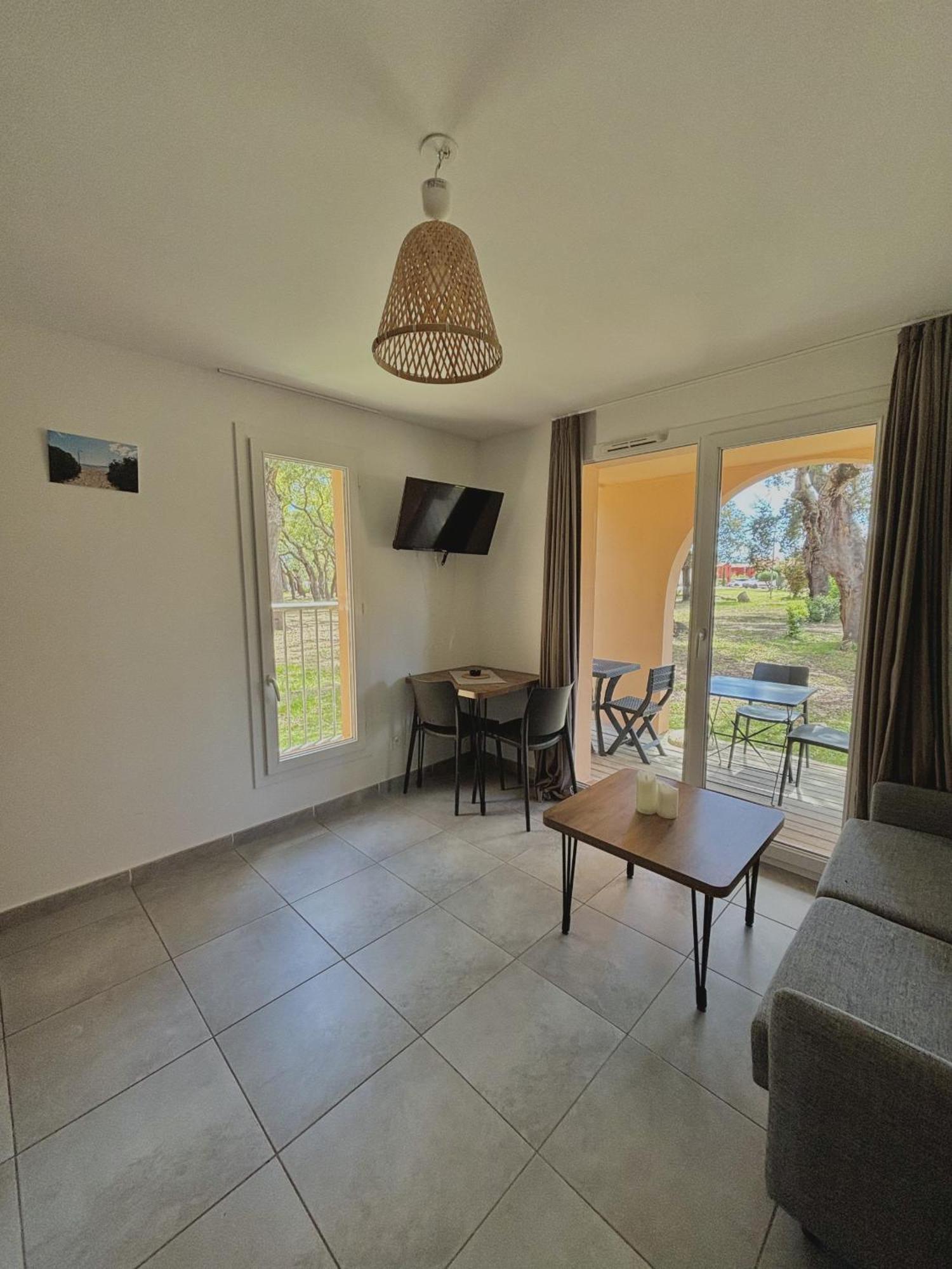 Residence Hoteliere Les Hameaux De Saint Cyprien 25 M2 Lecci Exterior photo