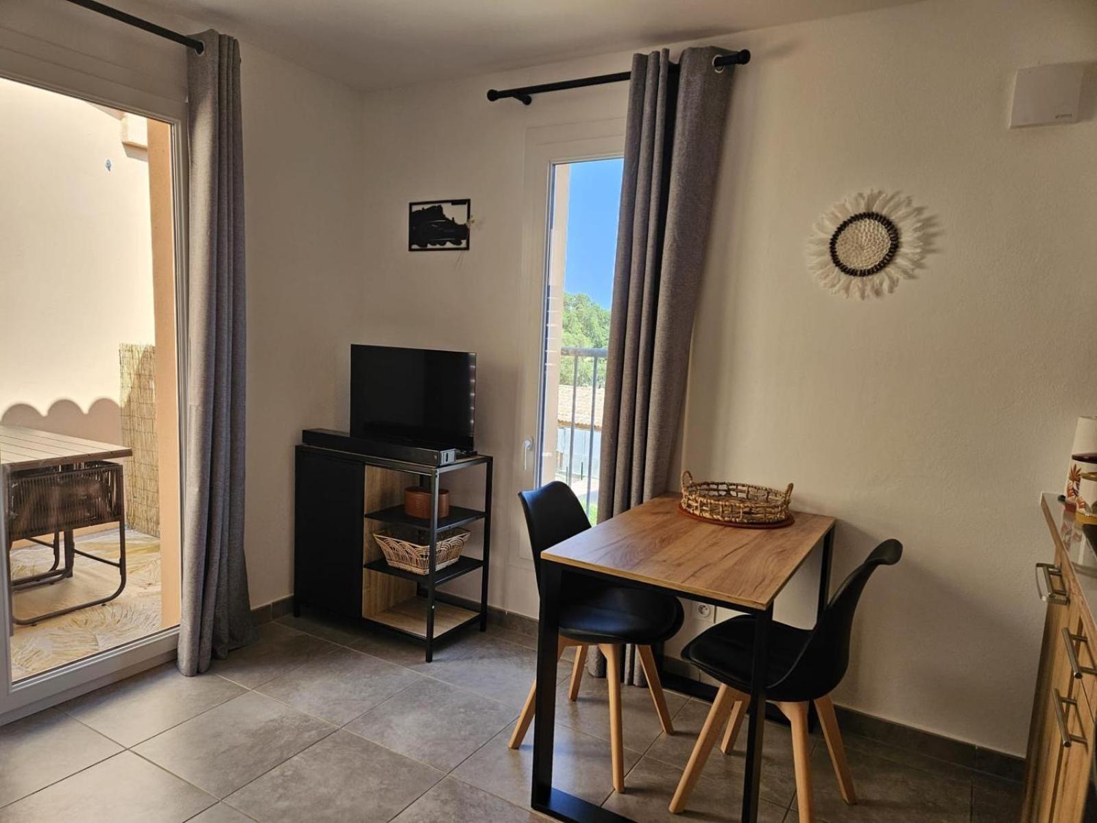 Residence Hoteliere Les Hameaux De Saint Cyprien 25 M2 Lecci Exterior photo